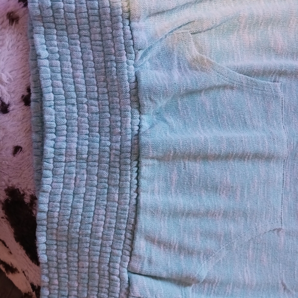 Set of 2 Tops Sweater S and Button up M - Picture 10 of 11